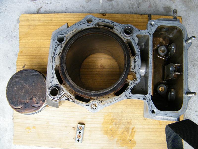 Cylinder z tłokiem przedni Kawasaki Vulcan VN 750